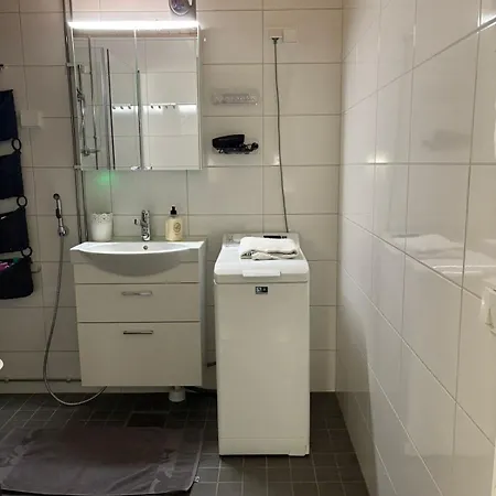 Modern Nearby Airport 2 *